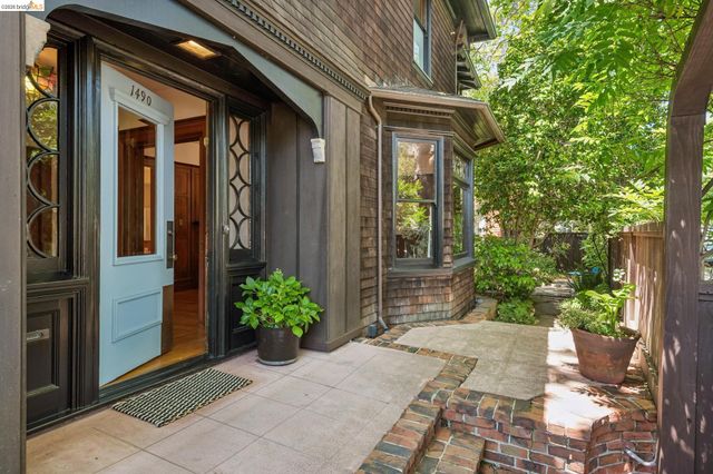 1490 Arch St, Berkeley, CA 94708