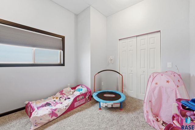 310 Praire Hills Dr Drive, Mitchell, SD 57301