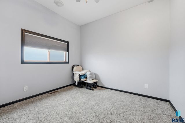 310 Praire Hills Dr Drive, Mitchell, SD 57301