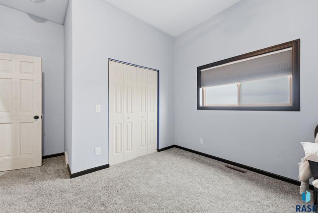 310 Praire Hills Dr Drive, Mitchell, SD 57301