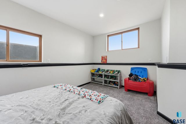 310 Praire Hills Dr Drive, Mitchell, SD 57301