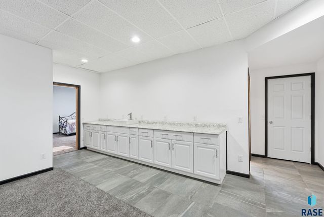 310 Praire Hills Dr Drive, Mitchell, SD 57301