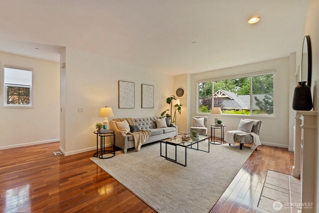 71 Sunset Court NW, Issaquah, WA 98027