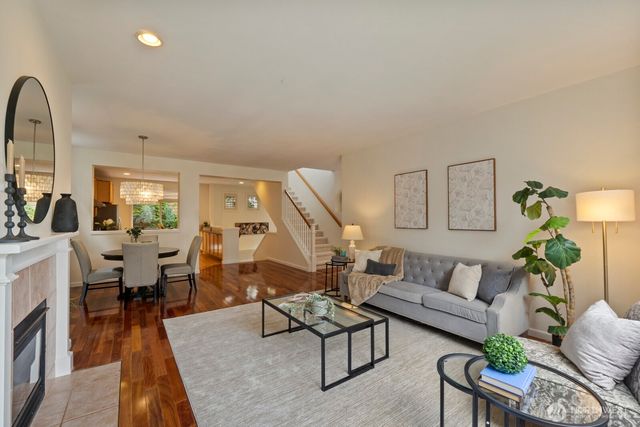 71 Sunset Court NW, Issaquah, WA 98027