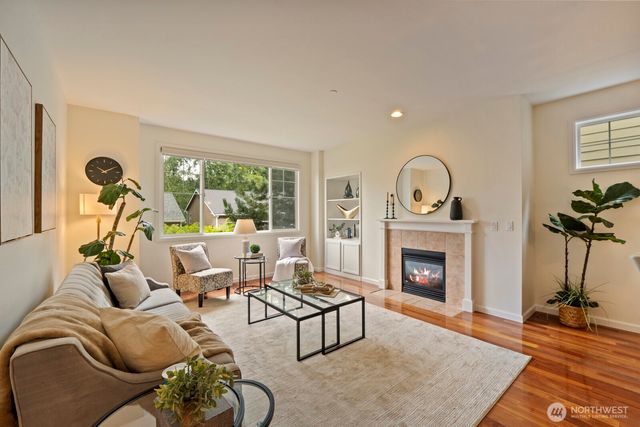 71 Sunset Court NW, Issaquah, WA 98027