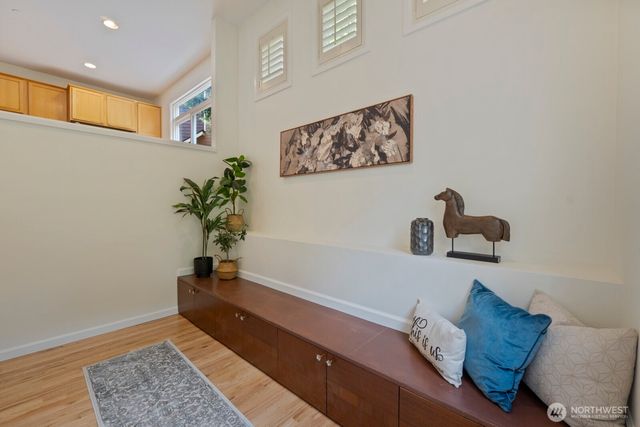 71 Sunset Court NW, Issaquah, WA 98027