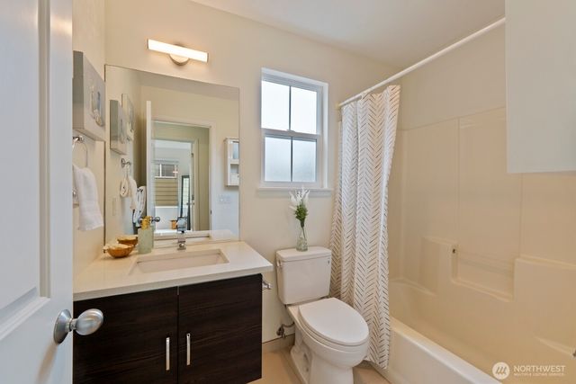71 Sunset Court NW, Issaquah, WA 98027