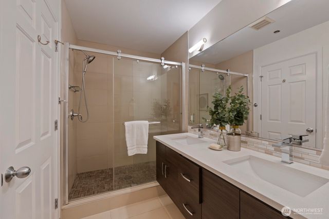 71 Sunset Court NW, Issaquah, WA 98027