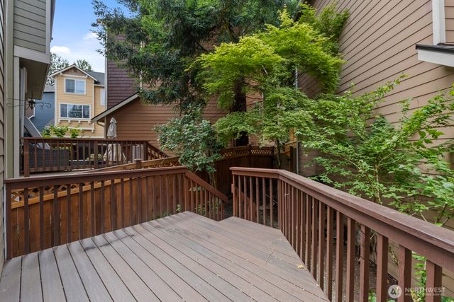 71 Sunset Court NW, Issaquah, WA 98027