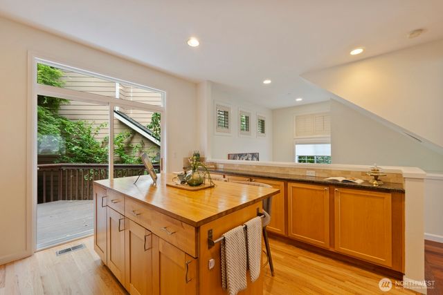 71 Sunset Court NW, Issaquah, WA 98027