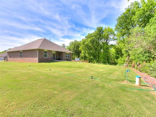 9896 Abington Circle, Edmond, OK 73025
