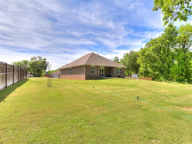 9896 Abington Circle, Edmond, OK 73025