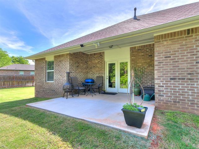 9896 Abington Circle, Edmond, OK 73025