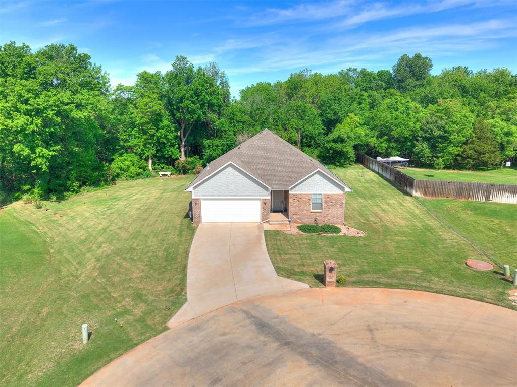 9896 Abington Circle, Edmond, OK 73025