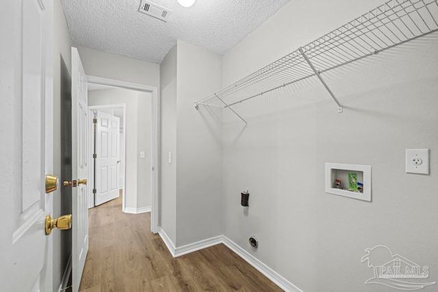 10588 Wilderness Ln, Pensacola, FL 32534