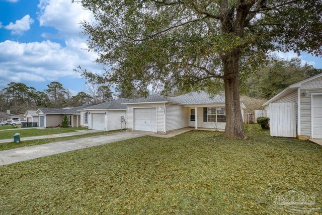 10588 Wilderness Ln, Pensacola, FL 32534