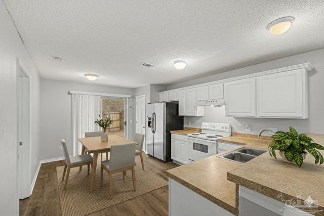 10588 Wilderness Ln, Pensacola, FL 32534