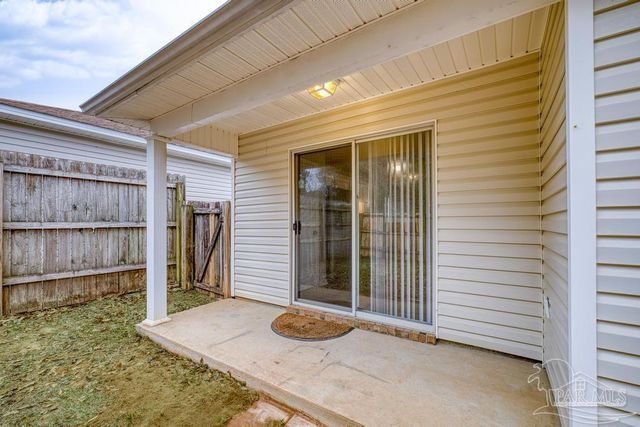 10588 Wilderness Ln, Pensacola, FL 32534