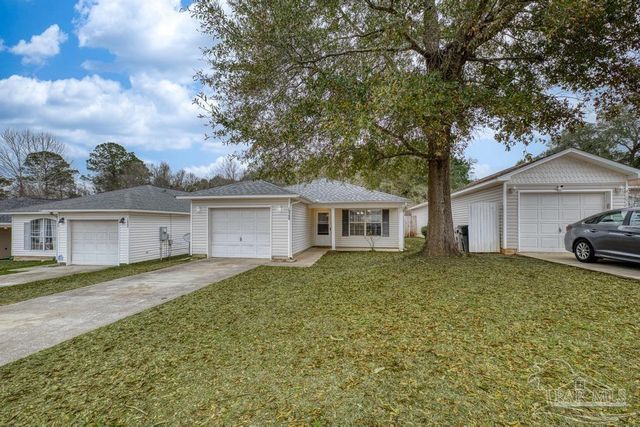 10588 Wilderness Ln, Pensacola, FL 32534