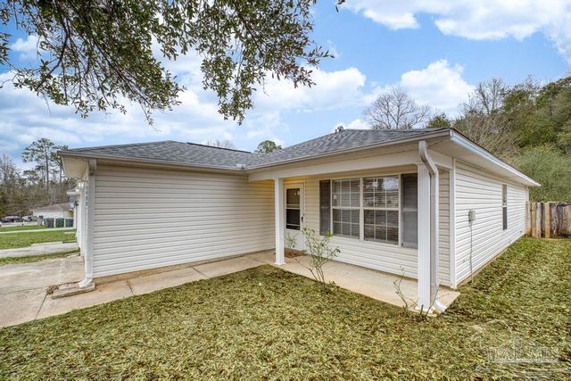 10588 Wilderness Ln, Pensacola, FL 32534