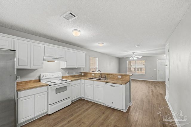 10588 Wilderness Ln, Pensacola, FL 32534