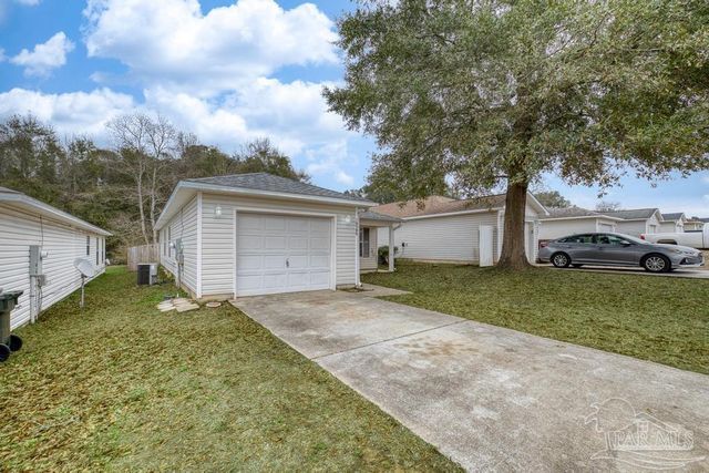 10588 Wilderness Ln, Pensacola, FL 32534