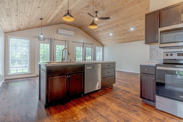 138 Flathead Dr, Cherokee Village, AR 72529