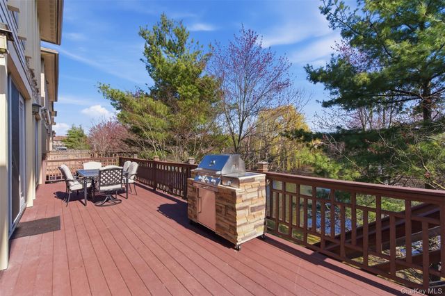50 Holiday Pond Road, Jericho, NY 11753