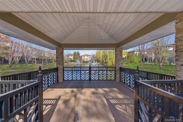 50 Holiday Pond Road, Jericho, NY 11753