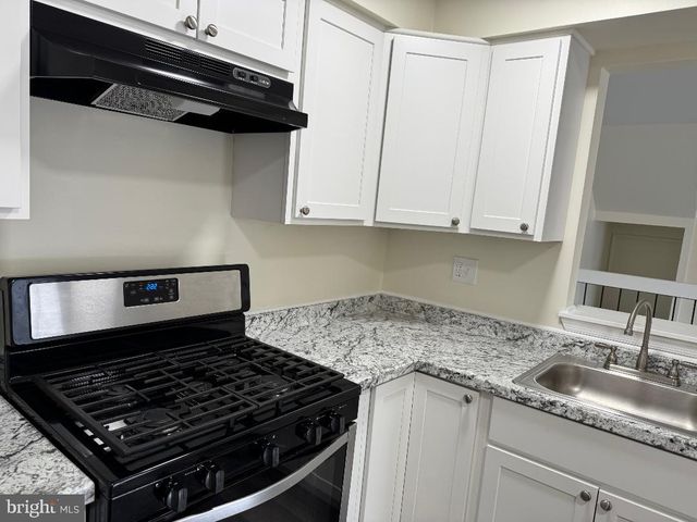 708-B RALSTON DR, Mount Laurel, NJ 08054