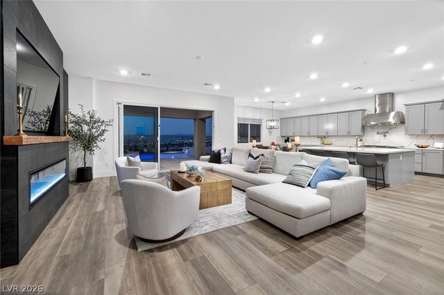 214 Shaded Canyon Drive, Henderson, NV 89012