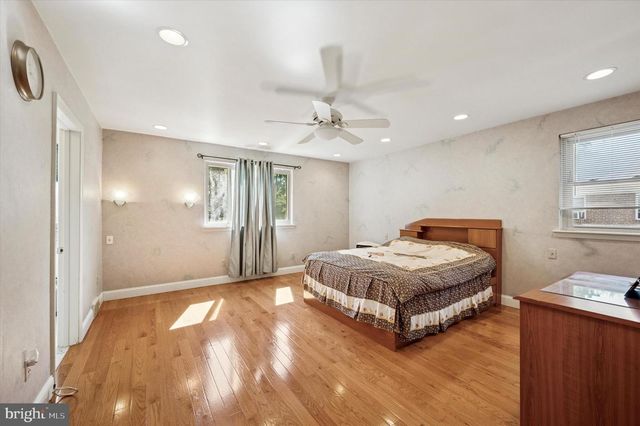 1200 GAINSBORO RD, Bala Cynwyd, PA 19004