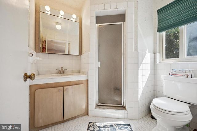 1200 GAINSBORO RD, Bala Cynwyd, PA 19004