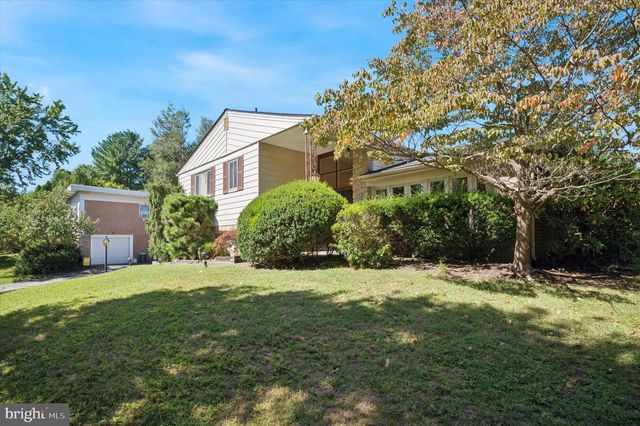 1200 GAINSBORO RD, Bala Cynwyd, PA 19004