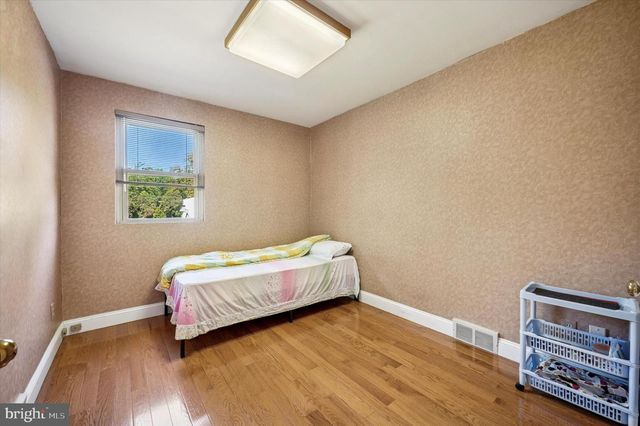 1200 GAINSBORO RD, Bala Cynwyd, PA 19004