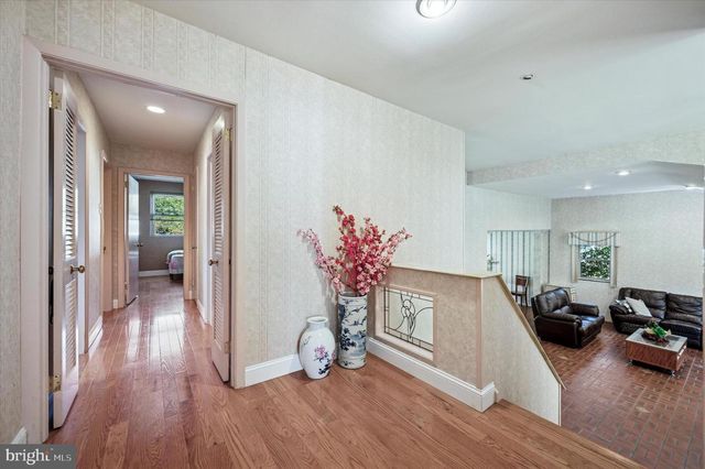 1200 GAINSBORO RD, Bala Cynwyd, PA 19004