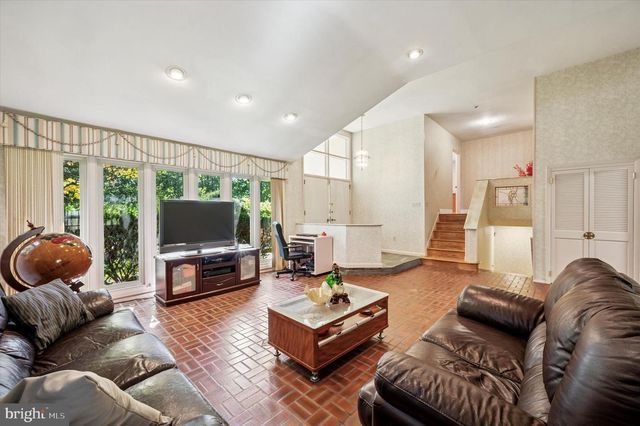 1200 GAINSBORO RD, Bala Cynwyd, PA 19004