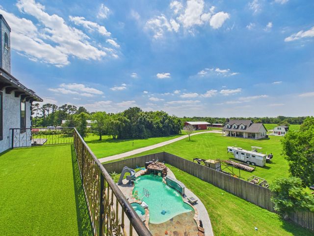 1259 County Road 147, Alvin, TX 77511