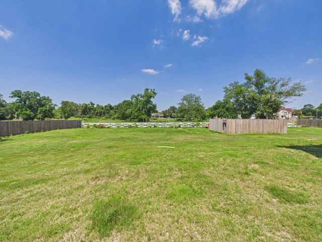 1259 County Road 147, Alvin, TX 77511