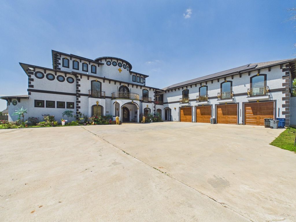 1259 County Road 147, Alvin, TX 77511