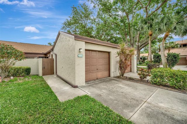 2925 PARK LAKE DRIVE 12, Bradenton, FL 34209