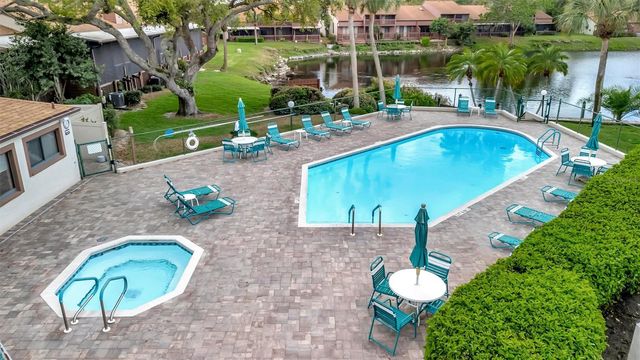 2925 PARK LAKE DRIVE 12, Bradenton, FL 34209