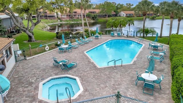 2925 PARK LAKE DRIVE 12, Bradenton, FL 34209