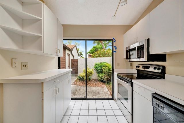 2925 PARK LAKE DRIVE 12, Bradenton, FL 34209