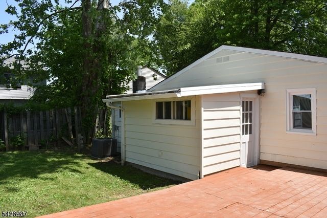 49 Mohawk Ave, Parsippany-troy Hills Twp., NJ 07034