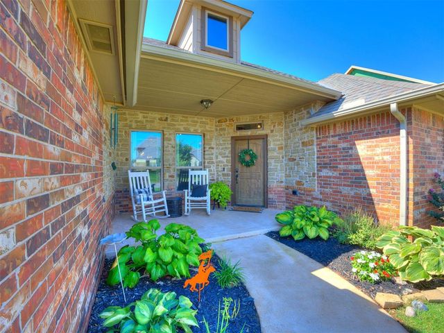 3349 Sage Brush Place, Yukon, OK 73099