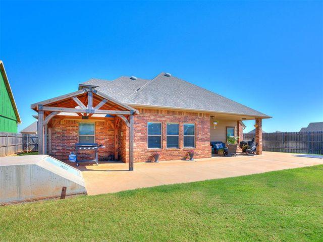3349 Sage Brush Place, Yukon, OK 73099
