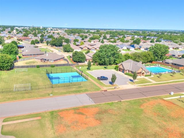 3349 Sage Brush Place, Yukon, OK 73099