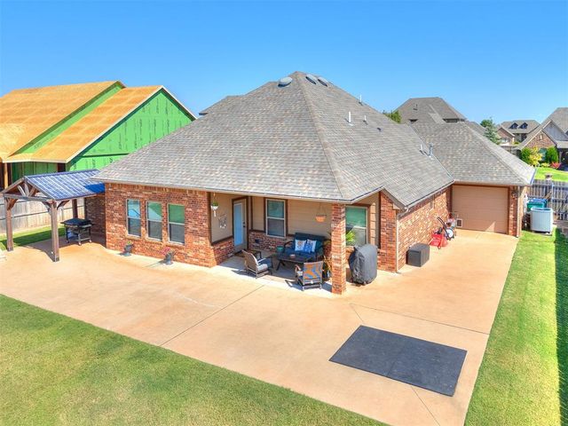 3349 Sage Brush Place, Yukon, OK 73099