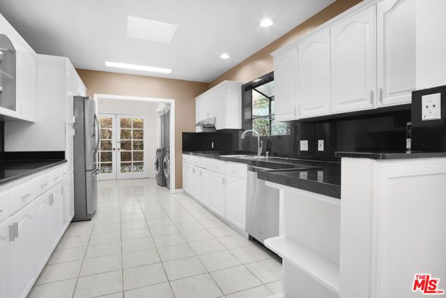 8719 Bonner Drive, West Hollywood, CA 90048